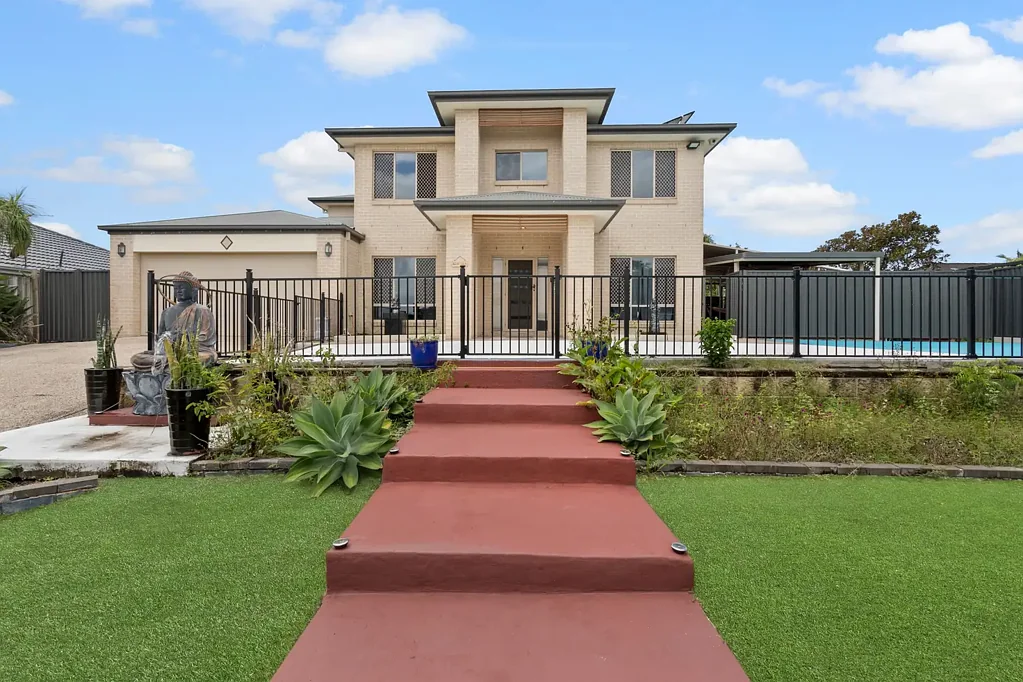 Deception Bay 4ਬੈੱਡਰੂਮ FAMILY LIVING ON A GRAND SCALE IN NORTH RISE ESTATE