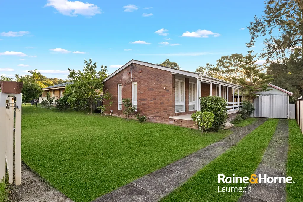 110 Eucalyptus Drive, Macquarie Fields, NSW 2564