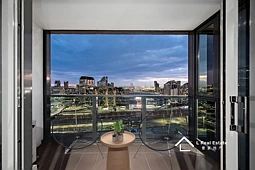 2215/220 Spencer Street, Melbourne