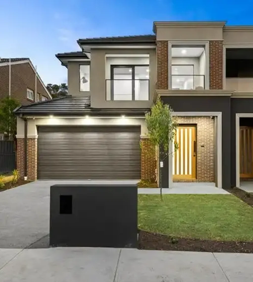 LUXURY LIVING IN A PRIME LOCATION