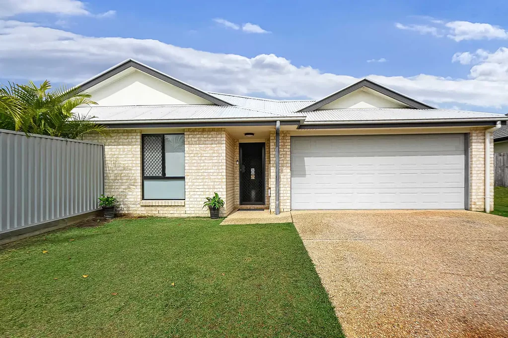Rothwell 3 Bedroom Duplex For Sale In Rothwell