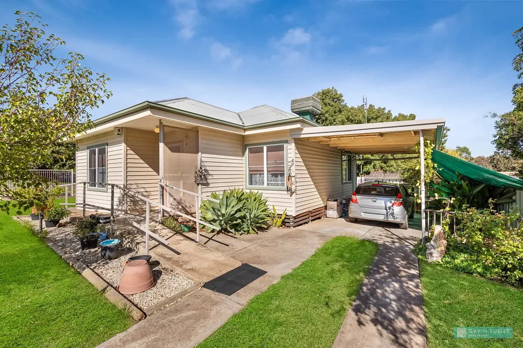 17 Bray Street, Long Gully, VIC 3550