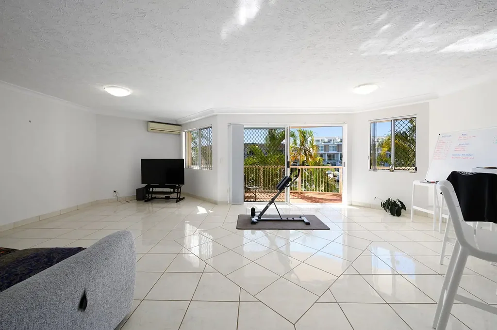 Runaway Bay 2房  North-Facing Lifestyle Opportunity in Prime Waterfront Precinct - Marina Birth included