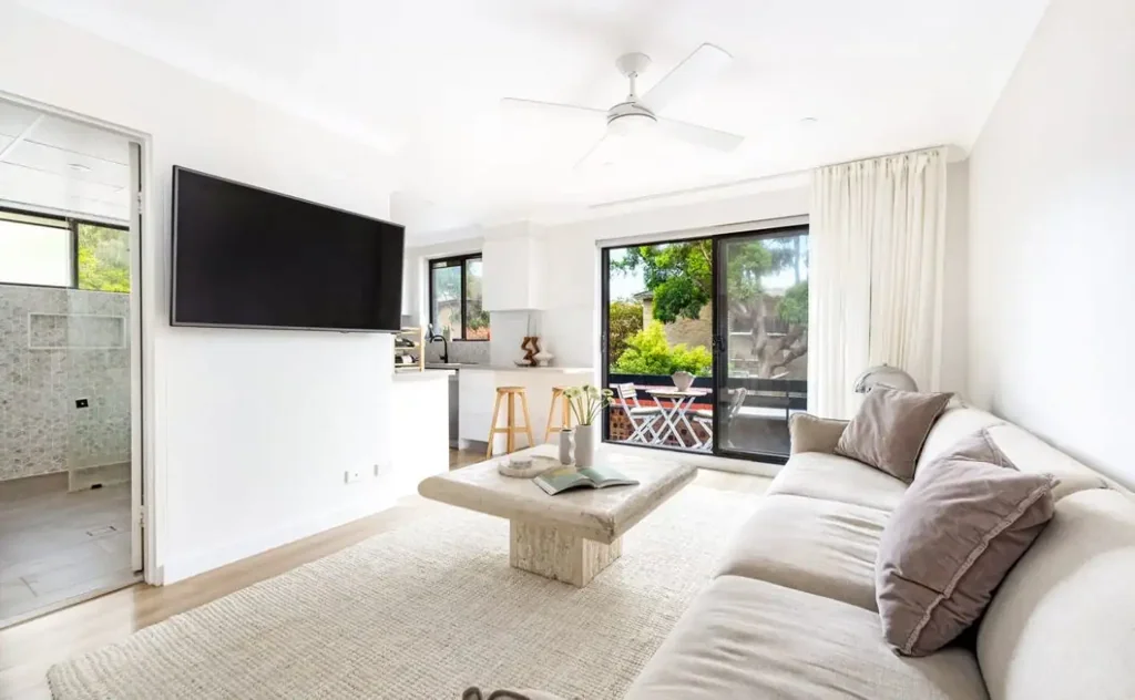 Modern One-Bedroom Apartment with Lock-Up Garage in Prime Coastal Location