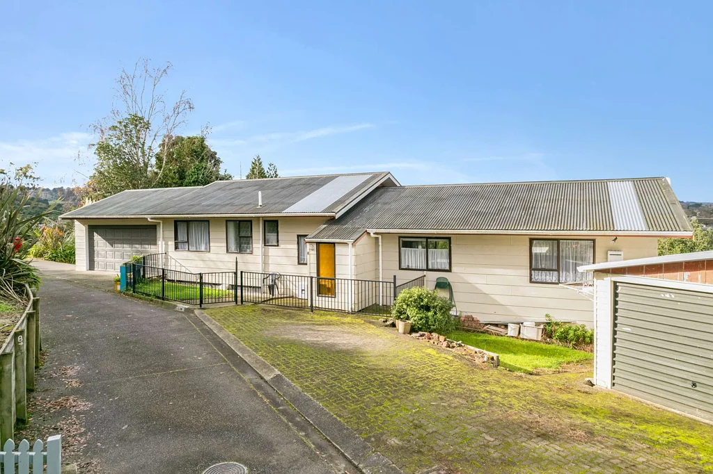 Aramoho 3 Bedroom Executive Comfort - Family Ease on Parkdale Drive!