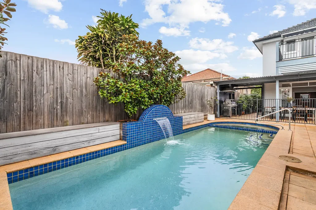 Eastlakes 5chambre Grand Family Residence with Pool and Multiple Living Zones
