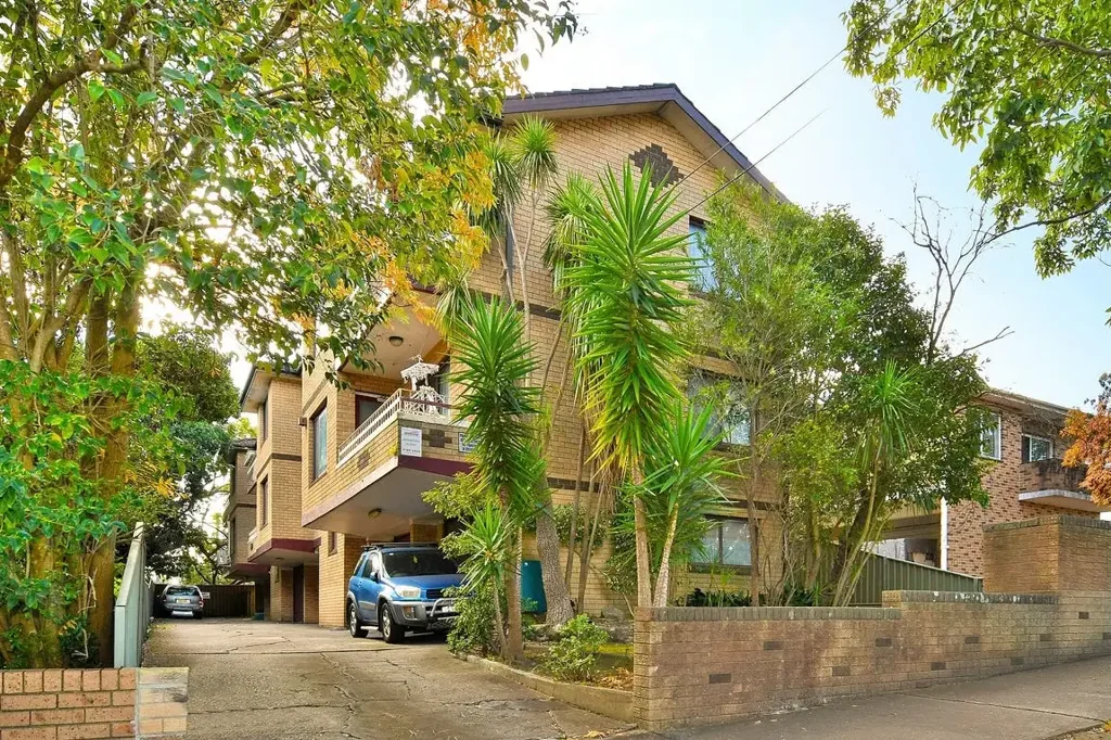 Two Bedroom Unit with Lock-Up Garage
