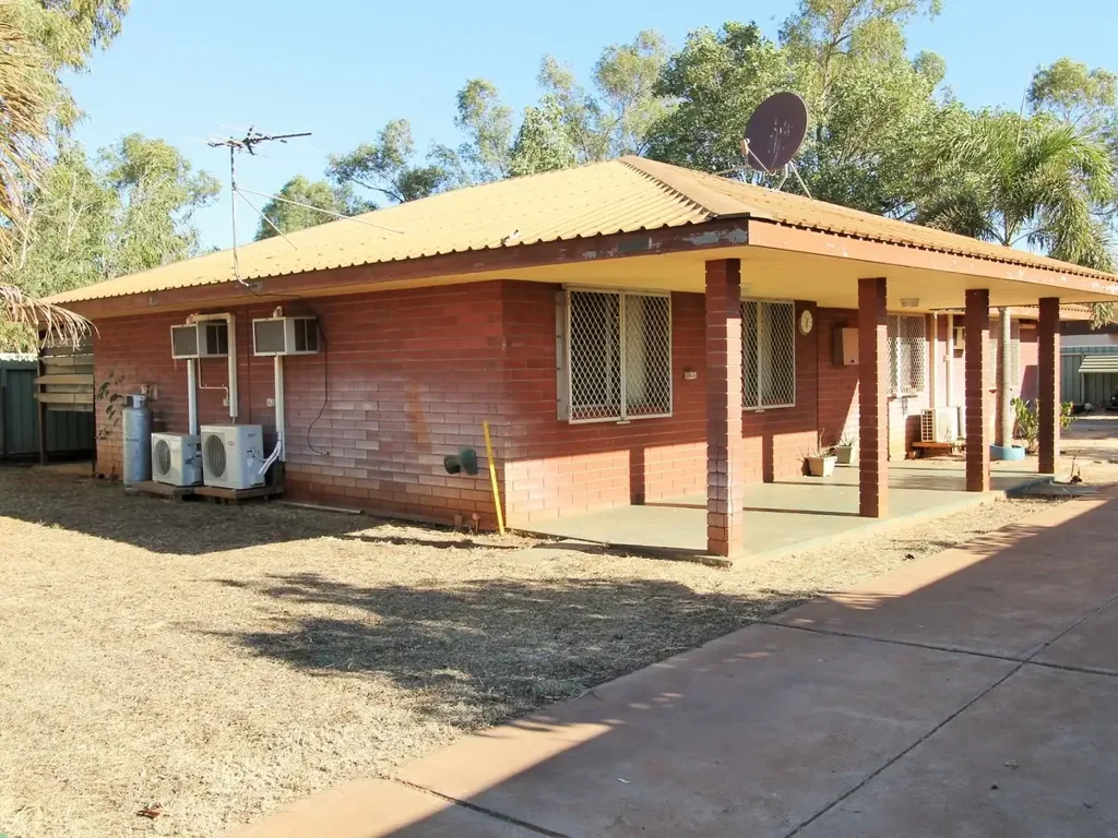 Massive block - Brick family home!