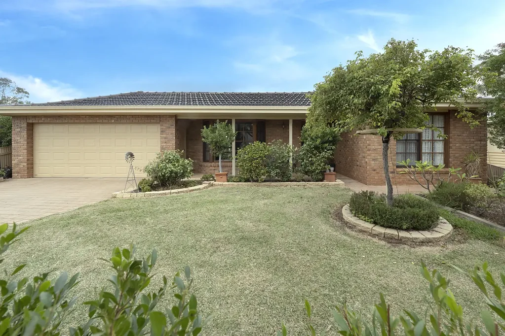 Swan Hill 3房  Central Yet Secluded