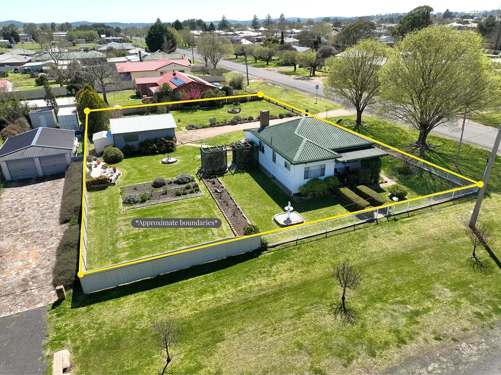 Glen Innes 2房  Delightful Cottage on a Garden Block