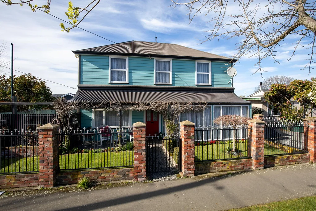 Leeston 7 Bedroom Grandeur, character, and prime location