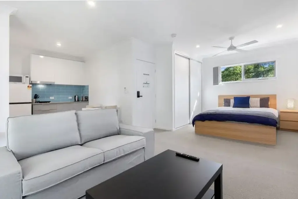 NEAR NEW STUDIO UNITS IN OXLEY - UTILITES INCLUDED