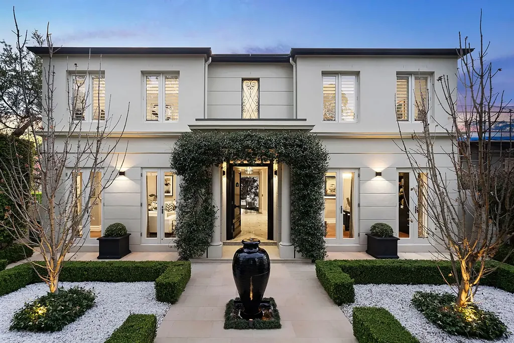 Mosman 5 Bedroom Prestigious and stylish, family living in premium locale