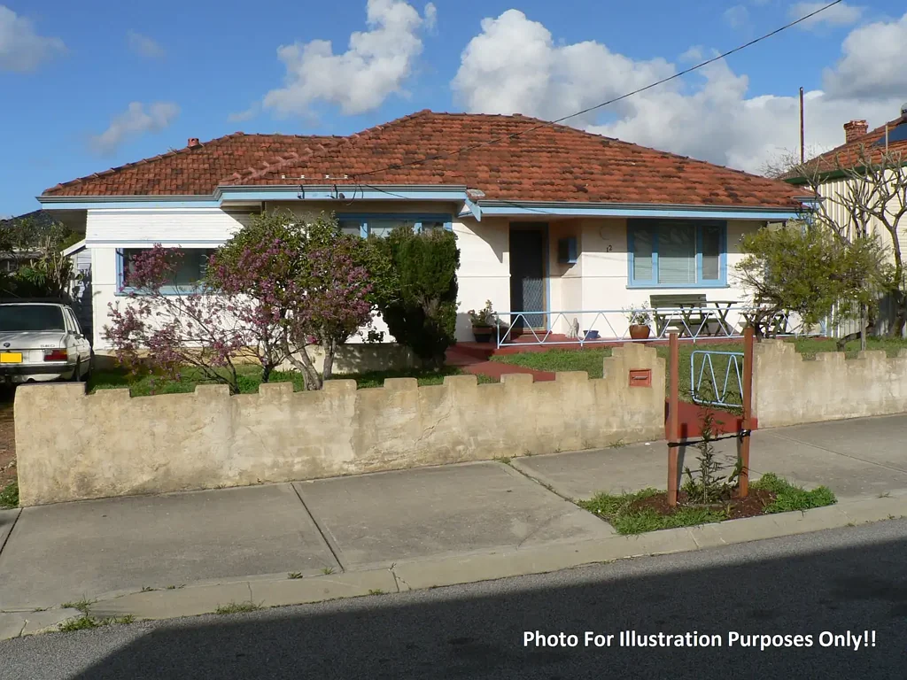 Beaconsfield 2 Bedroom PRICE REDUCED!!!!OWNER WANTS SOLD!!!