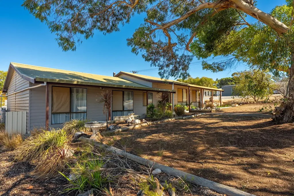 Maitland 4 Bedroom Spacious Home On Corner Block