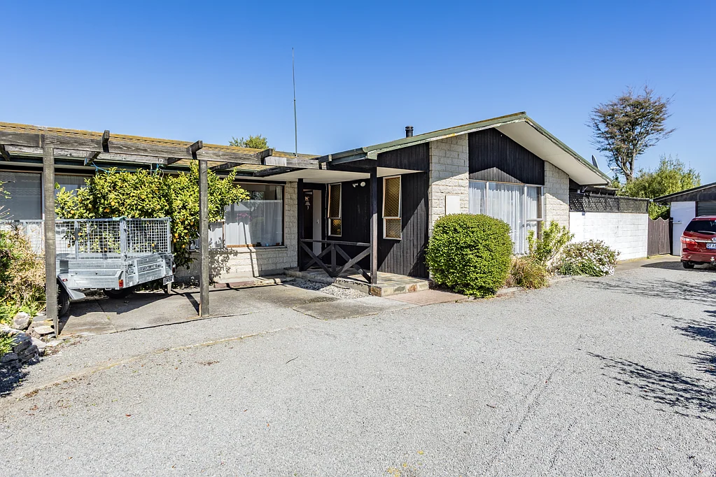 Kaiapoi 5房  Two Homes - One Title - Subdivision Potential