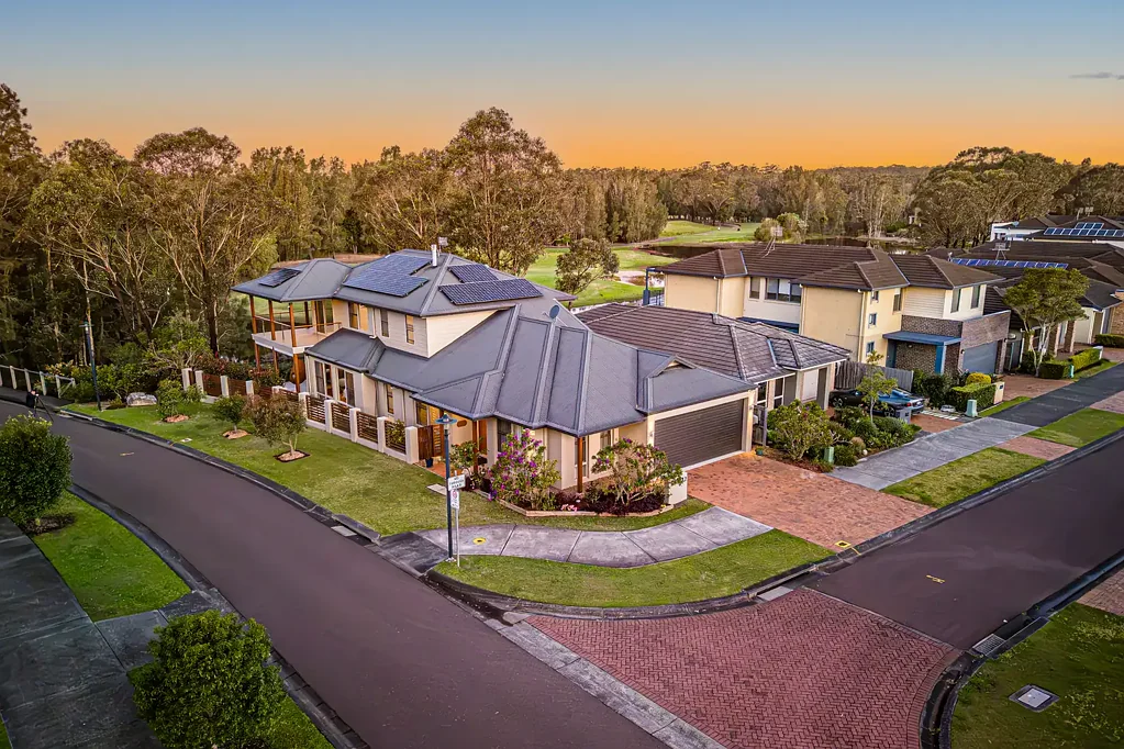 Wyong 4ਬੈੱਡਰੂਮ Prestige Living Meets Sustainable Design in Kooindah Waters