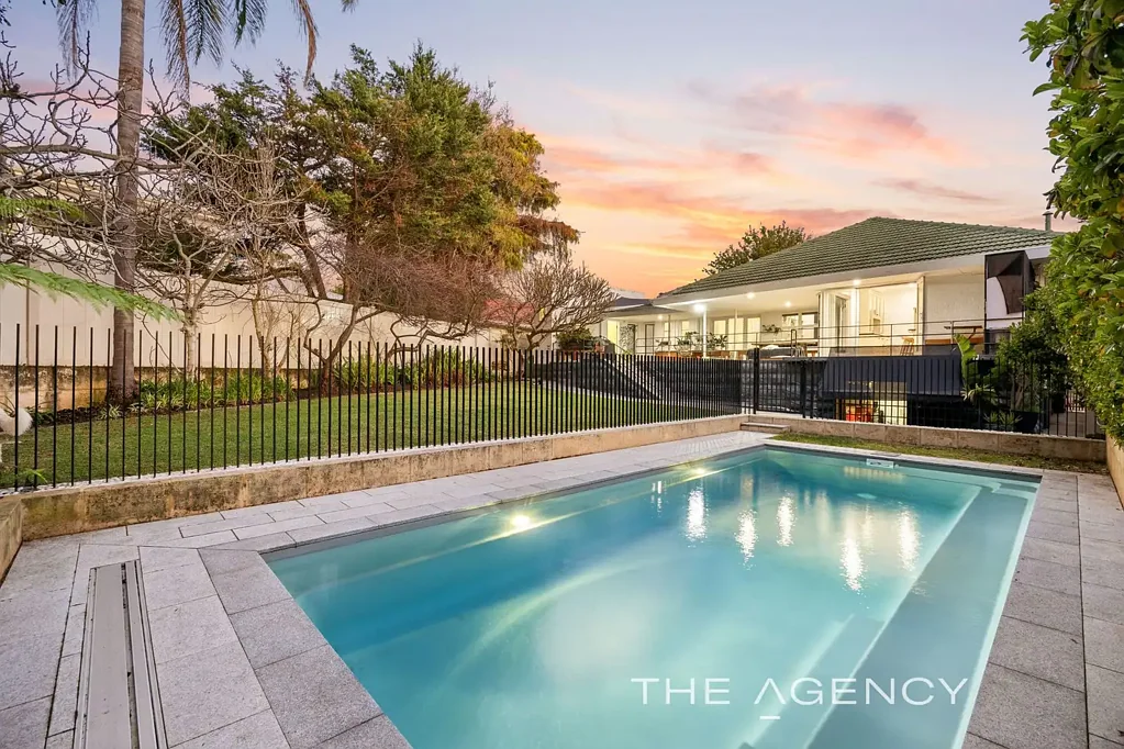 4 Glengariff Drive, Floreat, WA 6014, 3房, 2浴, House