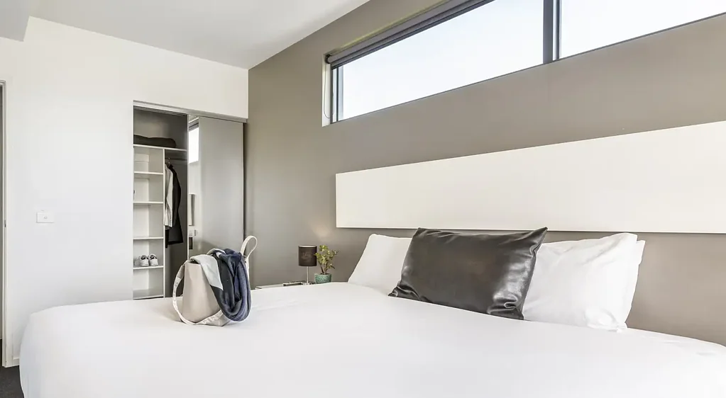 FULLY FURNISHED, UTILITIES & SECURE PARKING AVAILABLE  1 Bedroom Apartment