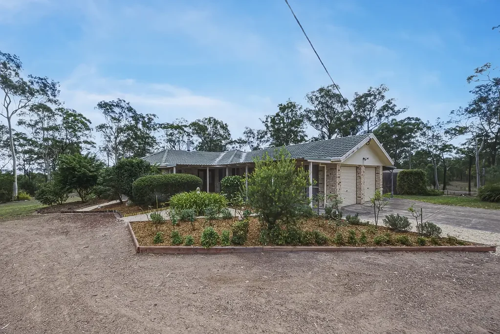Clarence Town 4غرفة نوم Lifestyle Property on 13.5 acres