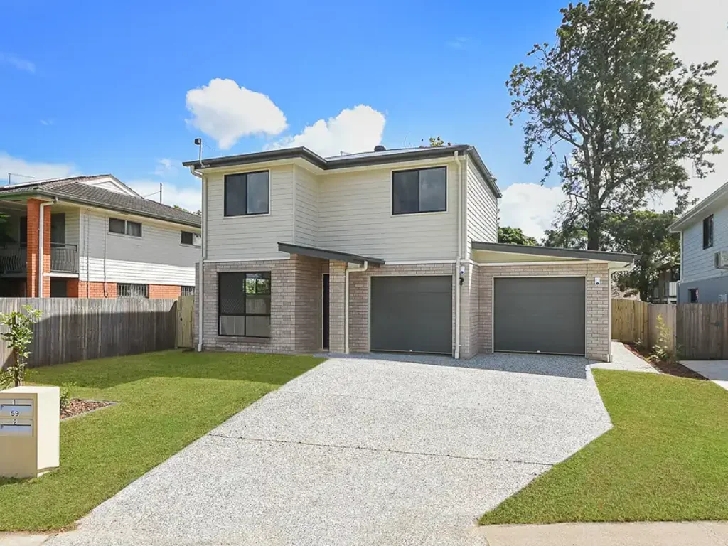 Charming 3-Bed, 2-Bath Duplex for Rent in Loganlea!