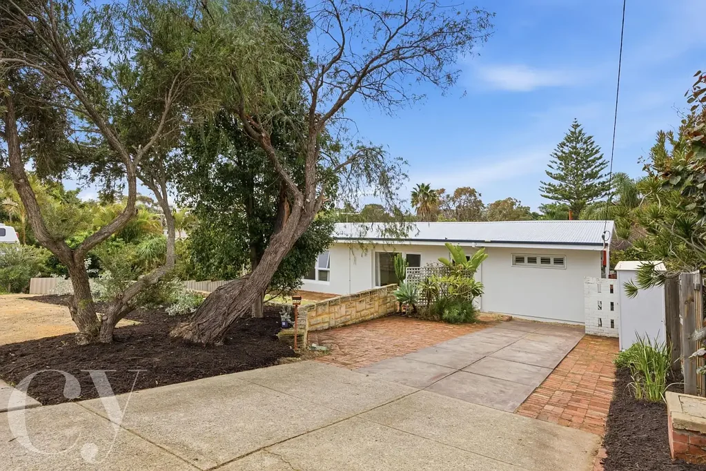 Duncraig 4 Slaapkamer Modern Family Living with a Private Self-Contained Studio