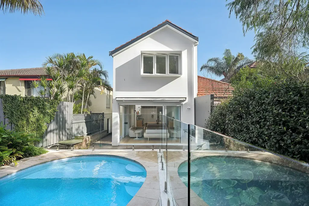 North Bondi 4कमरा Beautifully Renovated Family Retreat In A Cherished Lifestyle Pocket