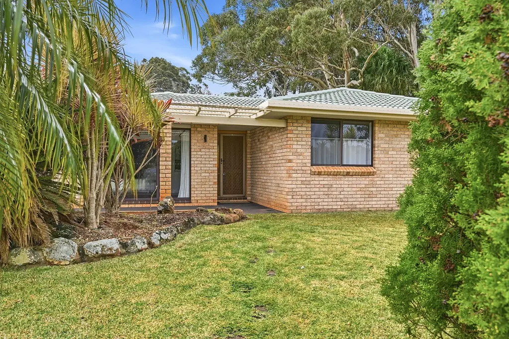MODERN FAMILY LIVING WITH COMFORT & CONVENIENCE!