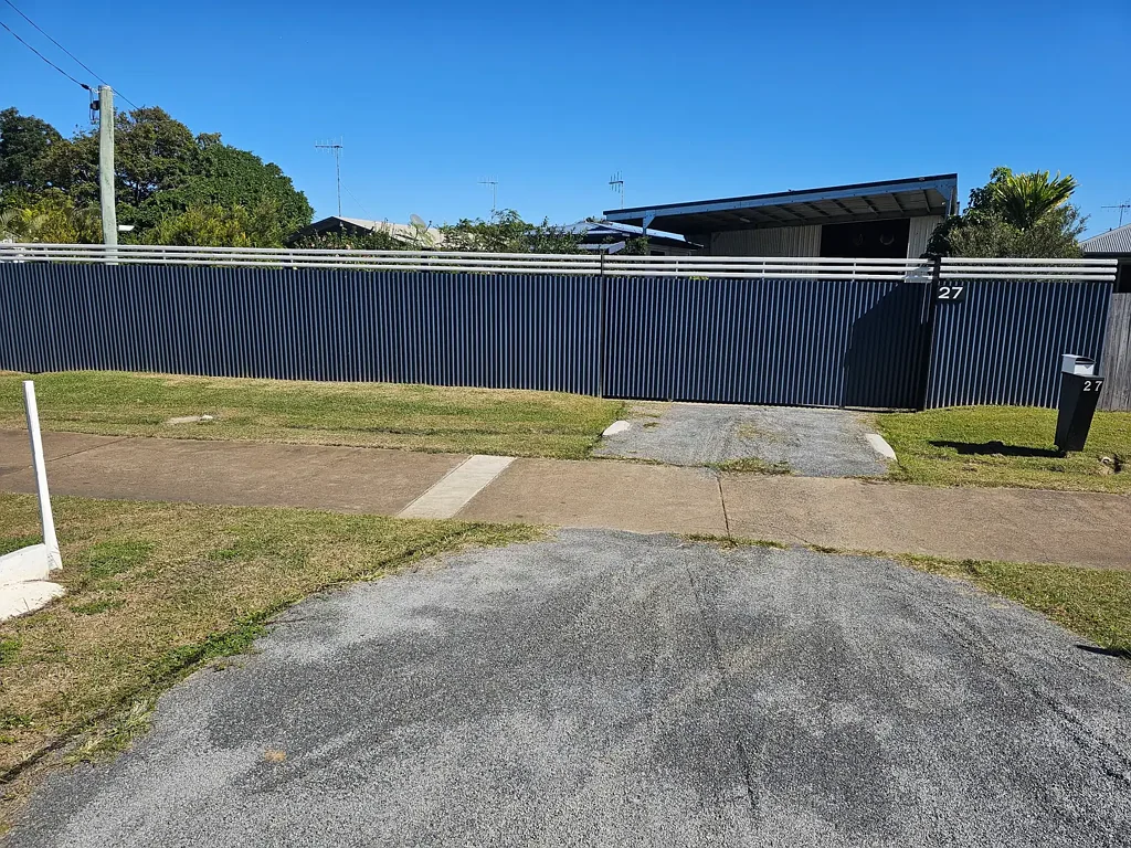 Burnett Heads 1 Bedroom cabin and big shed