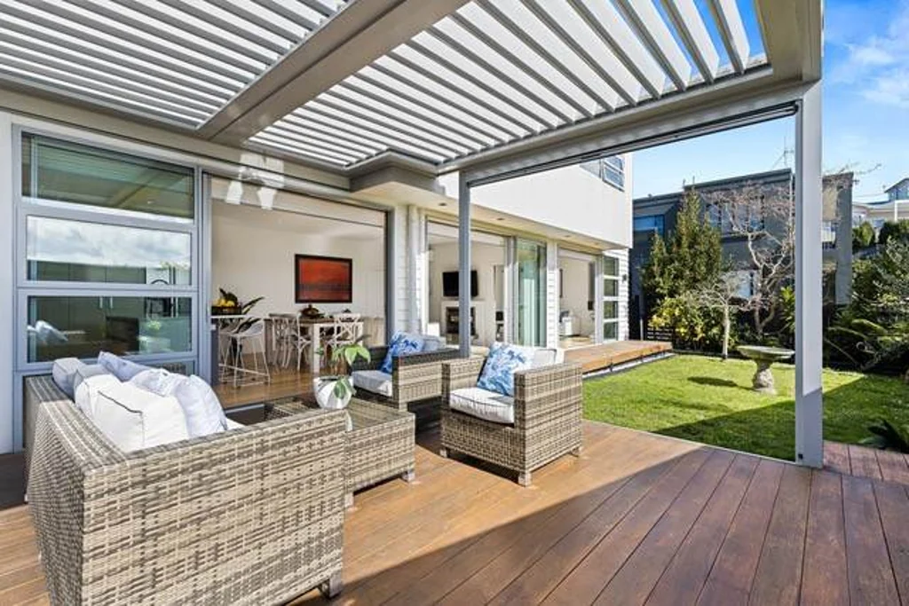 Modern Family Home in Prime Mairangi Bay Location