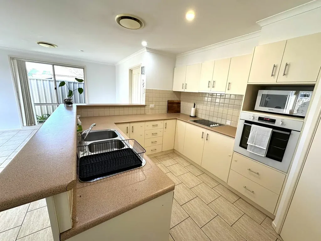 FURNISHED VILLA!