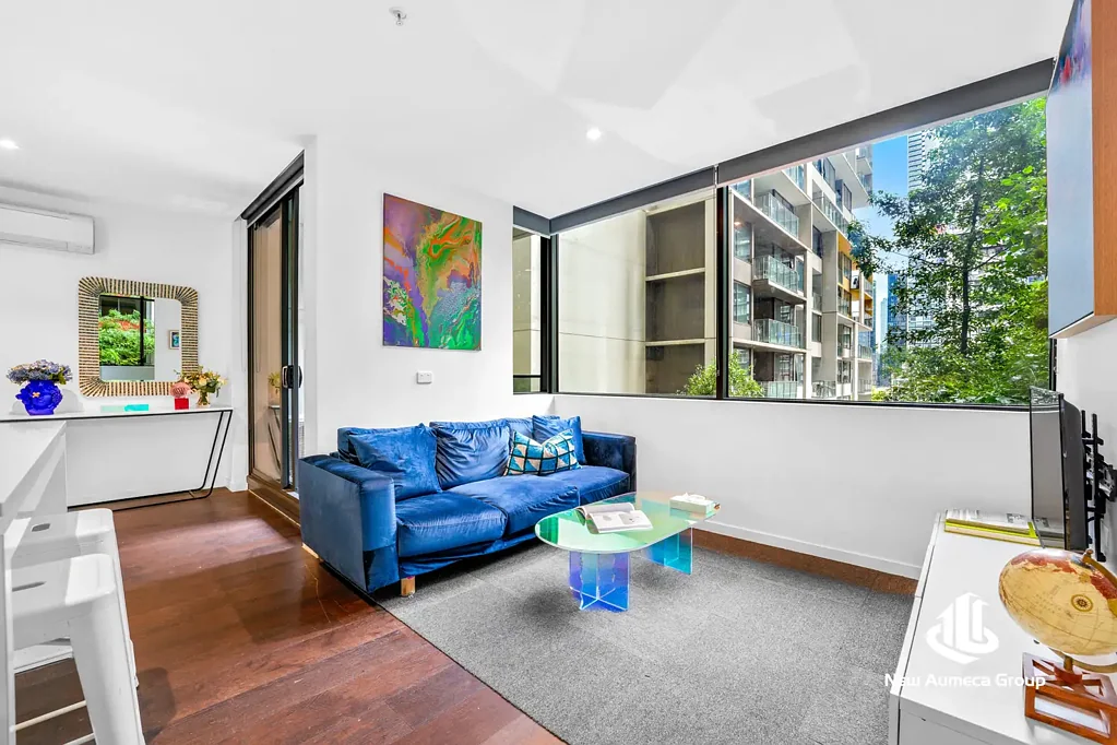 Melbourne 2غرفة نوم Sophisticated City Living with Serene Garden Outlook