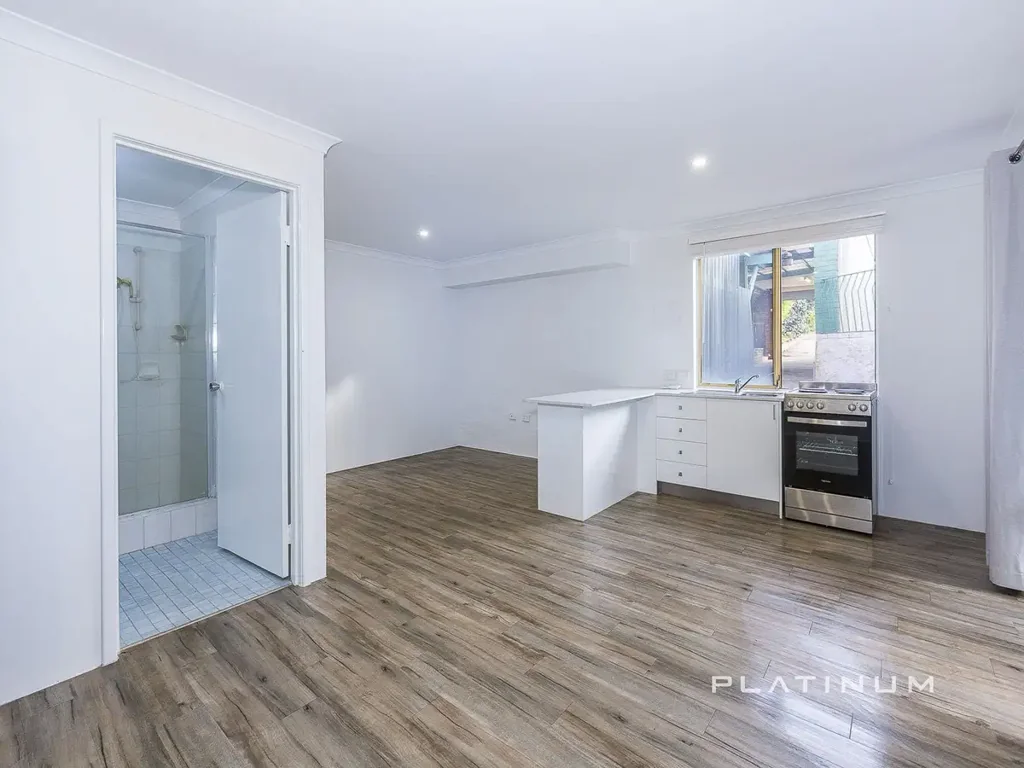 Private granny flat with its own backyard!