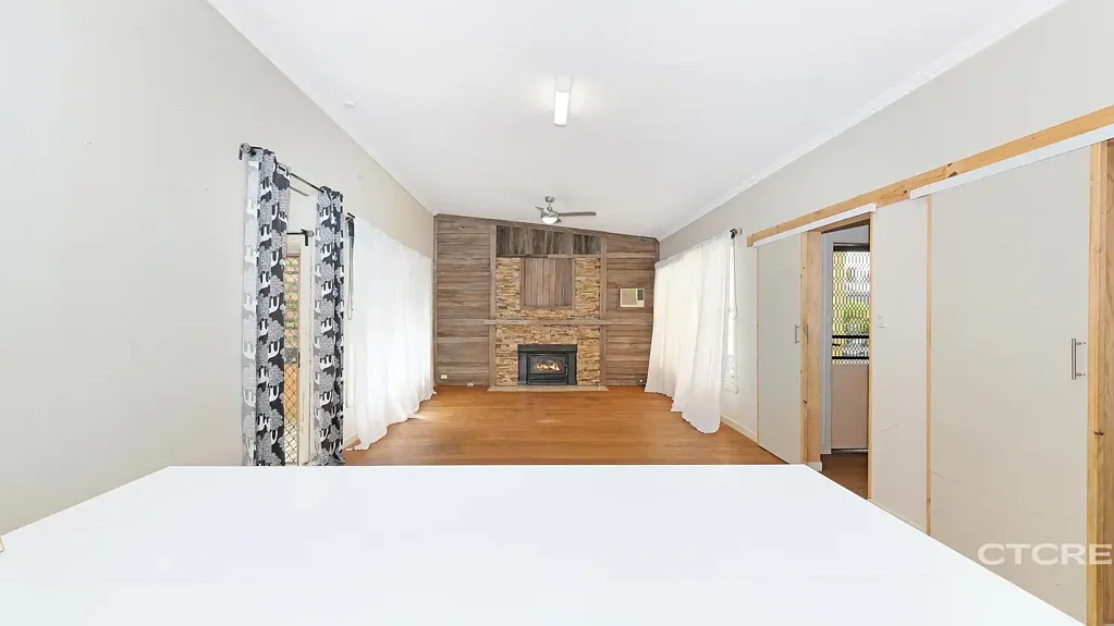 Orbost 5 Bedroom Great Starter on Gordon