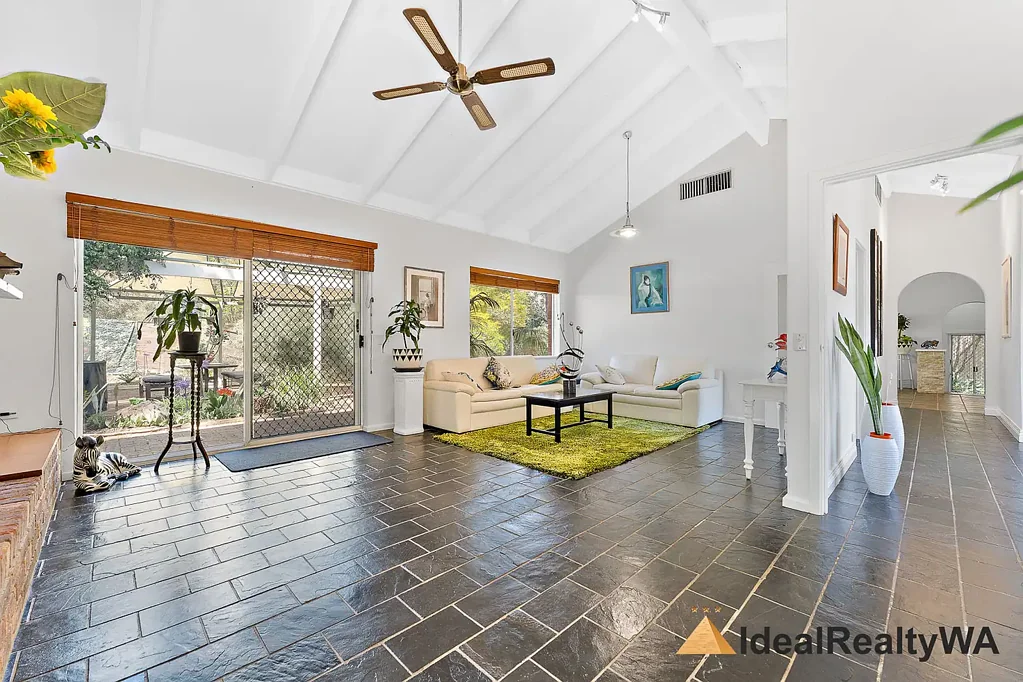 23 Farleigh Drive, Willetton, WA 6155