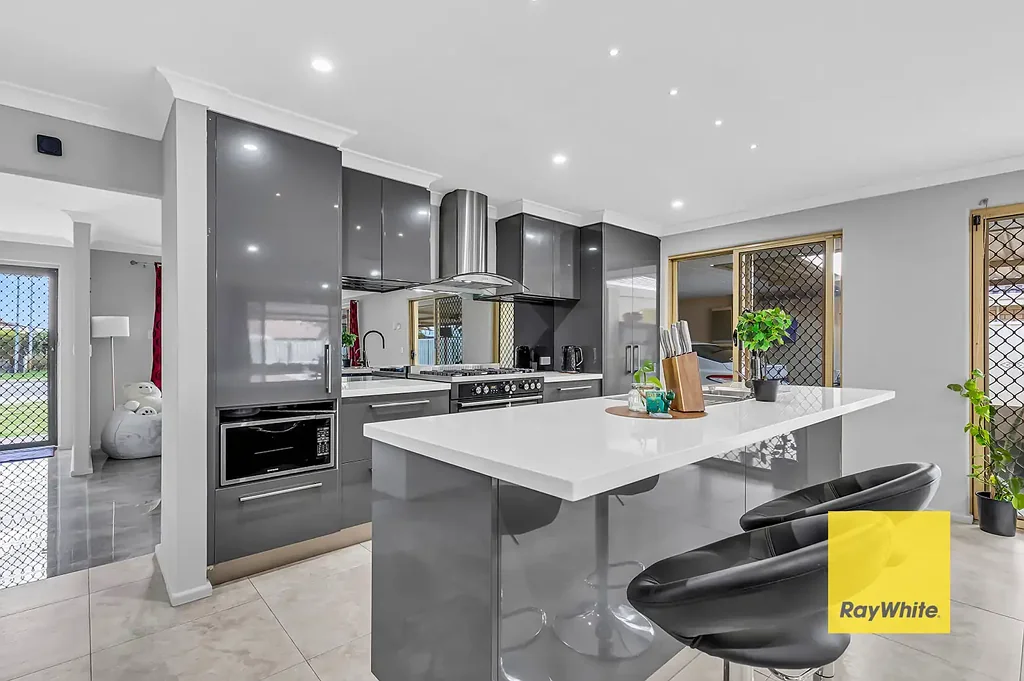 Thornlie 4ਬੈੱਡਰੂਮ Spacious Family Living with Pool, Lifestyle & Location!