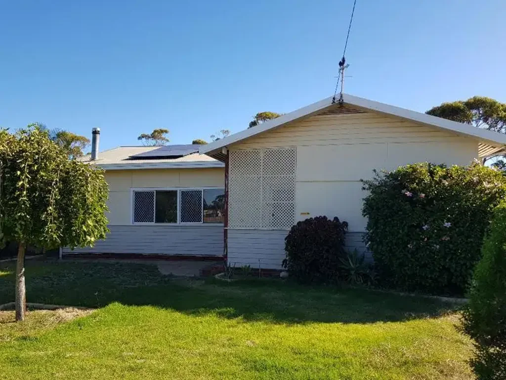 84 GARDINER Street, Moora, WA 6510
