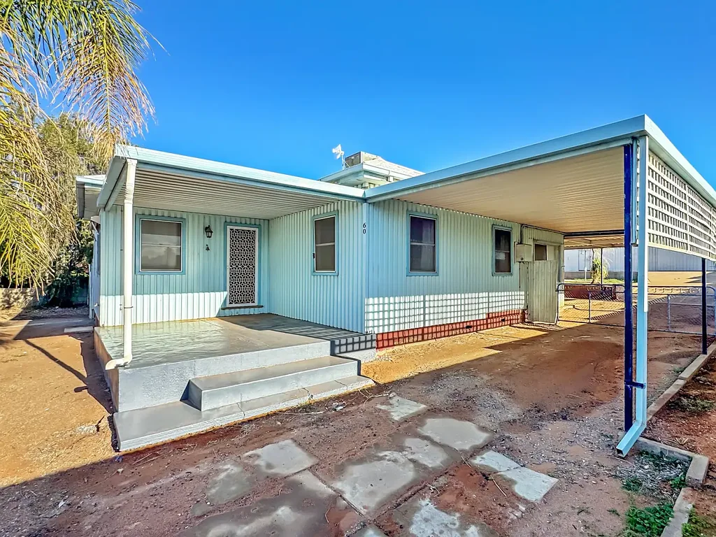 Broken Hill 3chambre Large shed, verandahs and carport