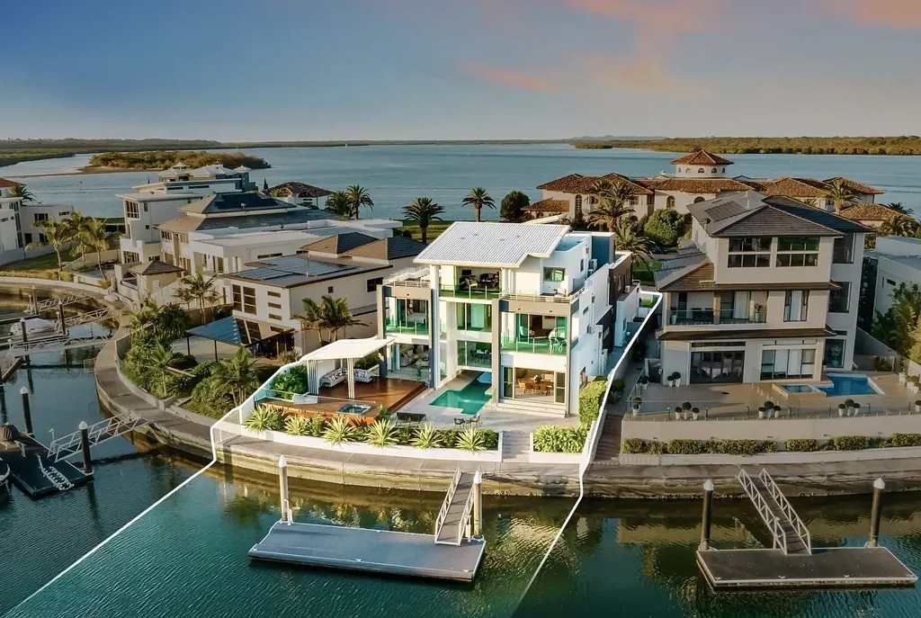 Paradise Point 6 Bedroom 4-level mansion, lift, rooftop, 6 car basement, huge waterfront, expected to be sold this week