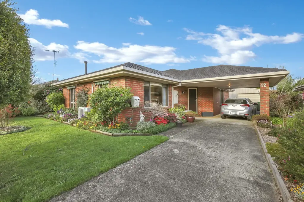 Warragul 3બેડરૂમ Lifestyle & Location Combined