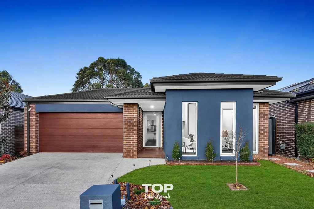 39 Falabela Road, Clyde North, VIC 3978