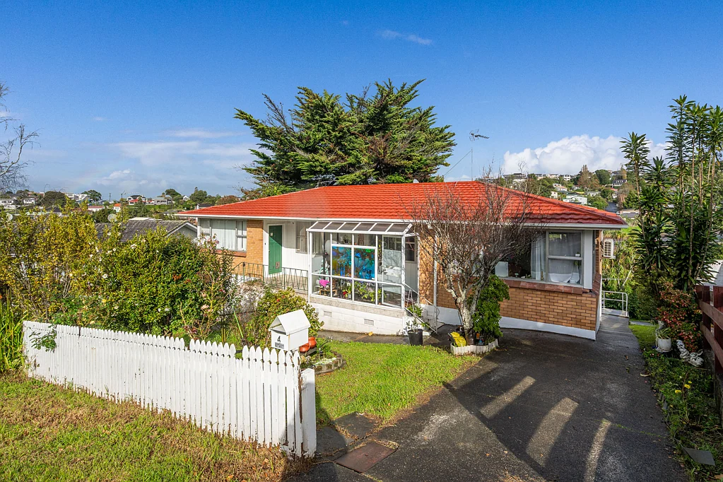 Hillsborough 2房  Perfectly located, solid brick and tile unit