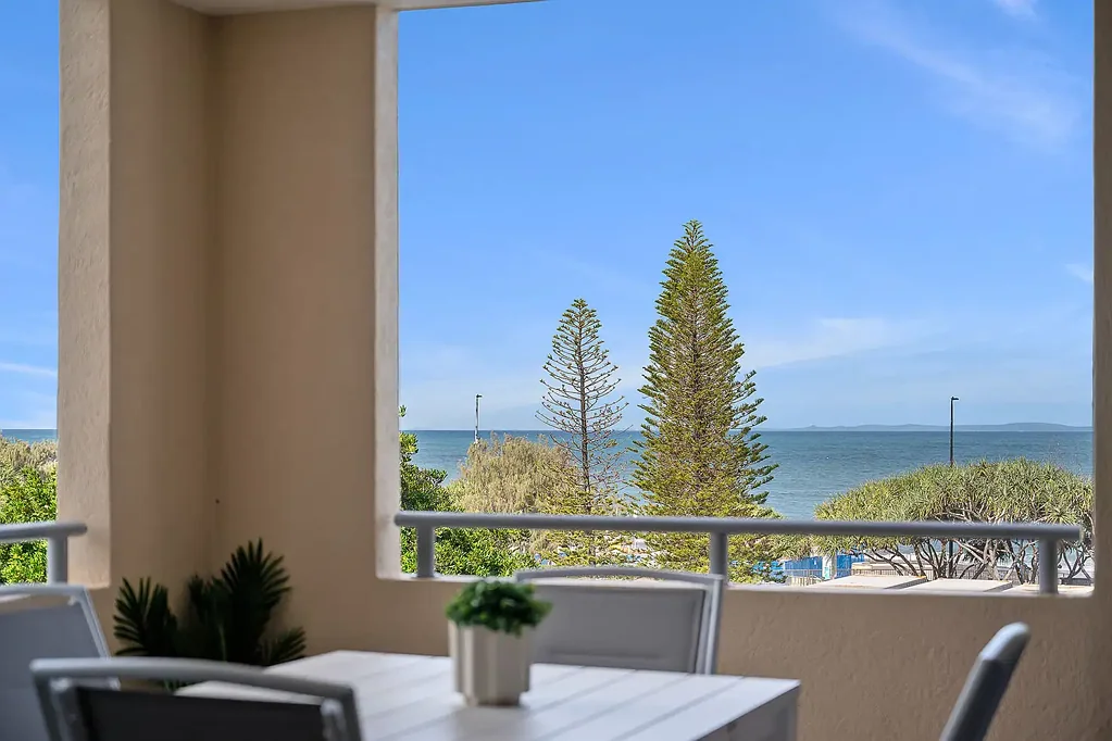 Kings Beach 2Zimmer Beachfront Living in One of Kings Beach's Most Sought-After Buildings