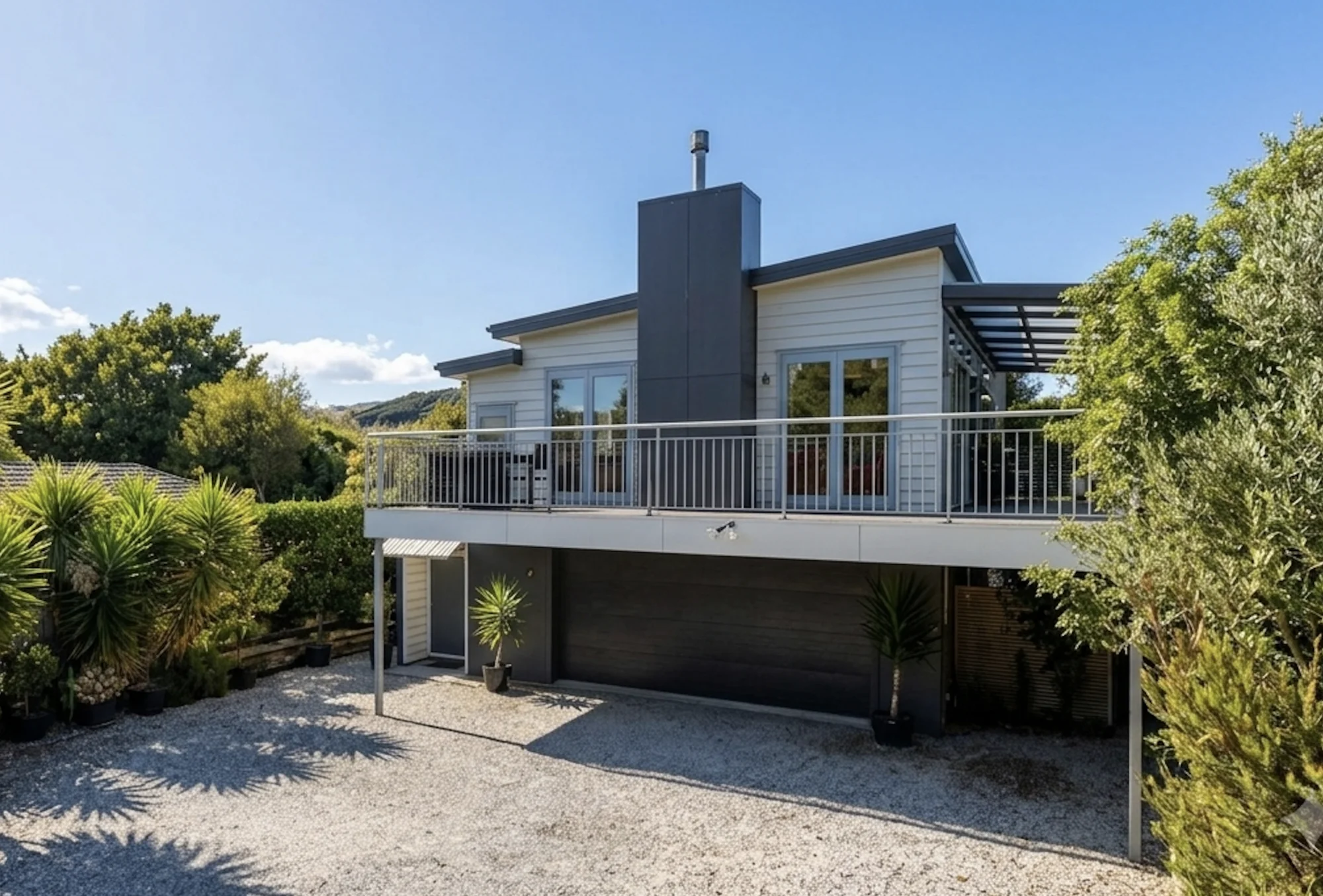 Woolston 4Kwarto Privacy and car parking galore