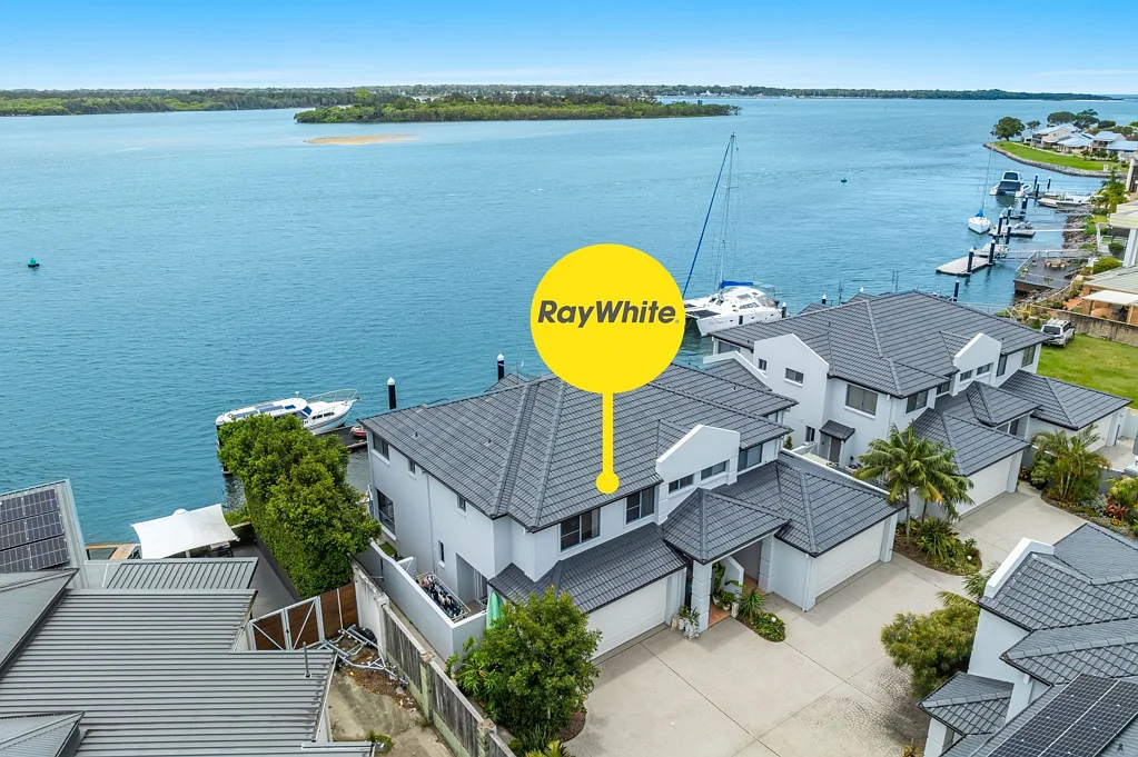 4/7 Edgewater Close, Yamba, NSW 2464
