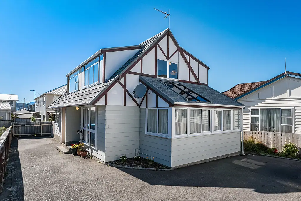 3/133 Queens Drive, Lyall Bay, Wellington
