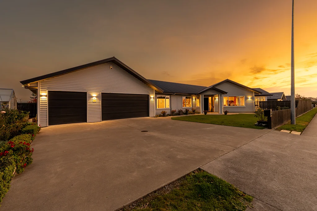 Feilding 4कमरा Elegant Executive Family Home