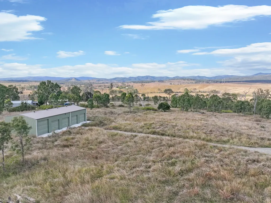 Crossdale 5 acres with big shed!