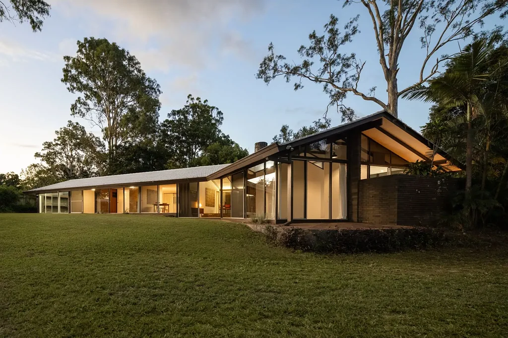 26 Scenic Road, Kenmore, QLD 4069