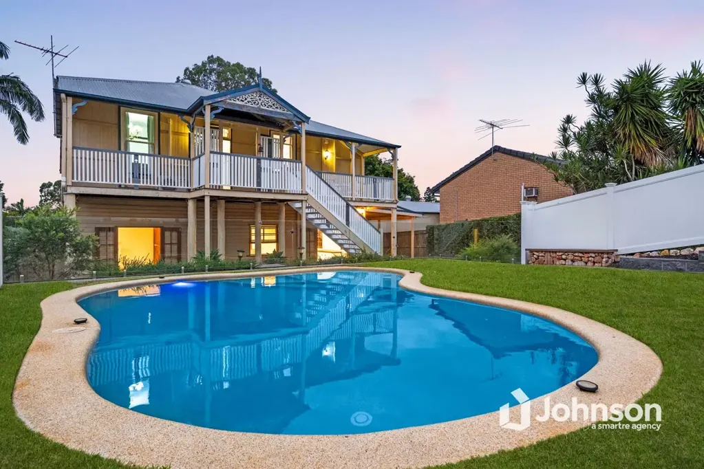27 New Lindum Road, Wynnum West, QLD 4178